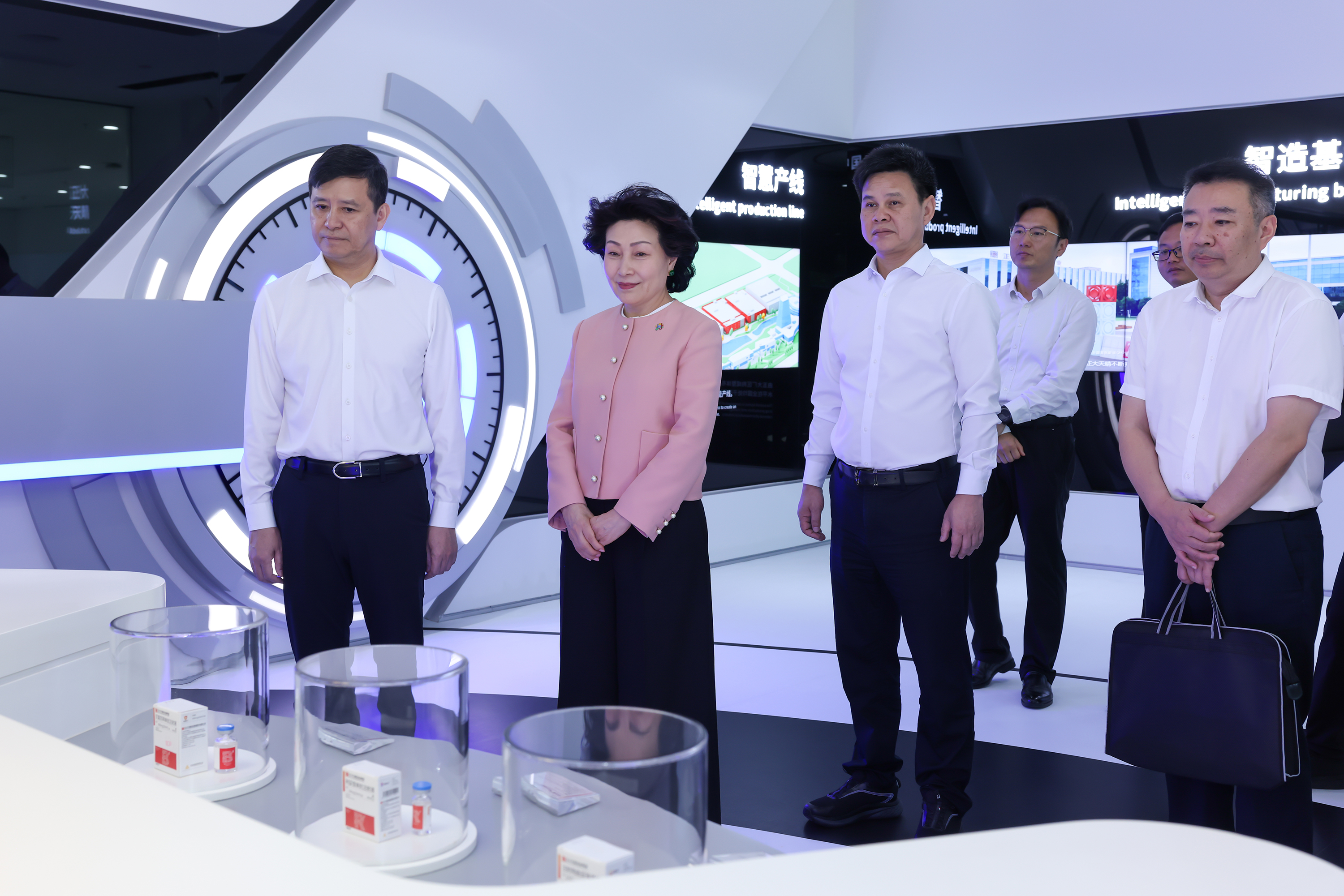 福建省人大常委李建輝、晉江市委書記張文賢一行到訪正大天晴