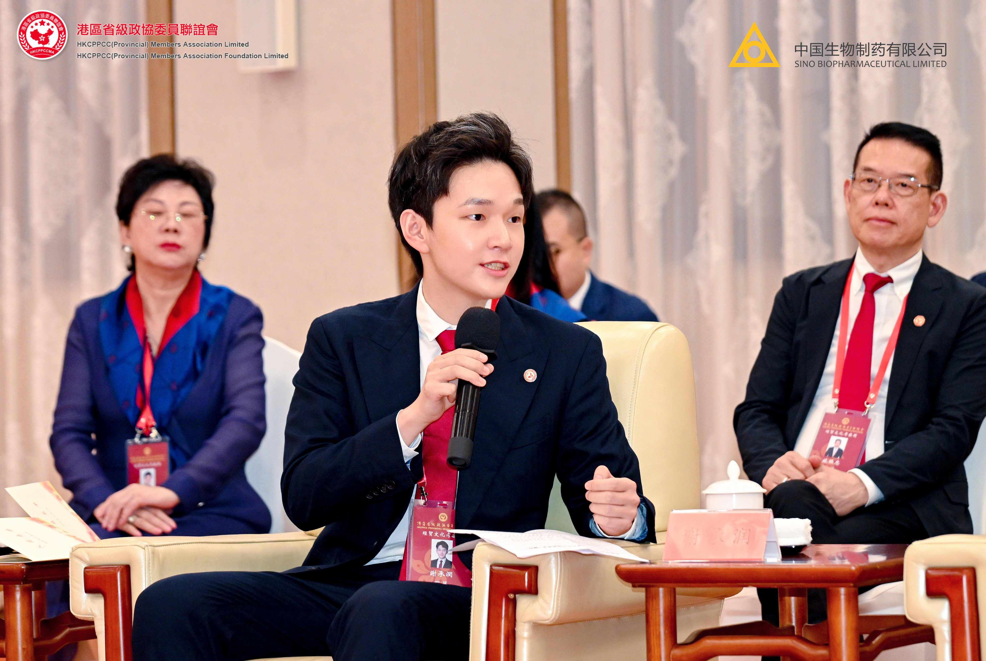 福建省委書記周祖翼會(huì)見港區(qū)省級政協(xié)委員聯(lián)誼會(huì)參訪團(tuán) 謝承潤參加并發(fā)言